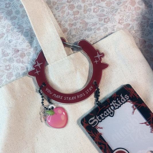 Carabiner – STRAY KIDS 🧭