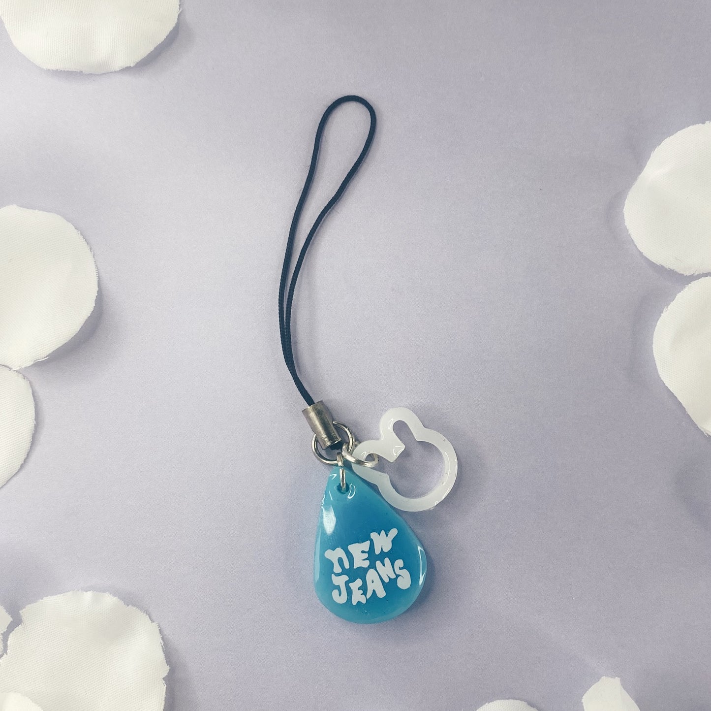 Teardrop phone charm - kpop